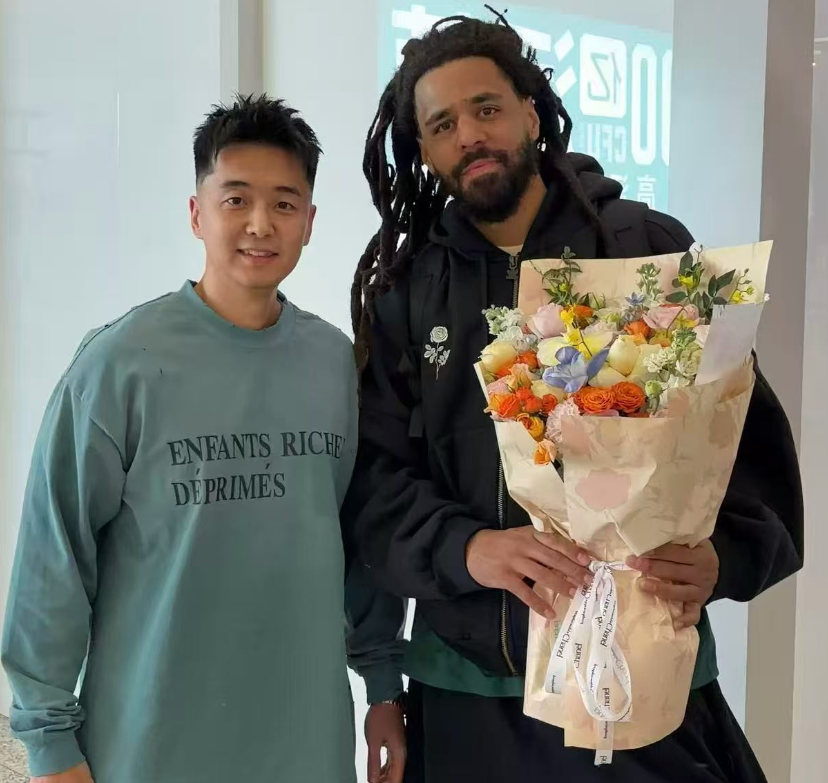 开云-同曦不愧是网红大队！签说唱歌手J Cole，已跟队训练，历史第一档